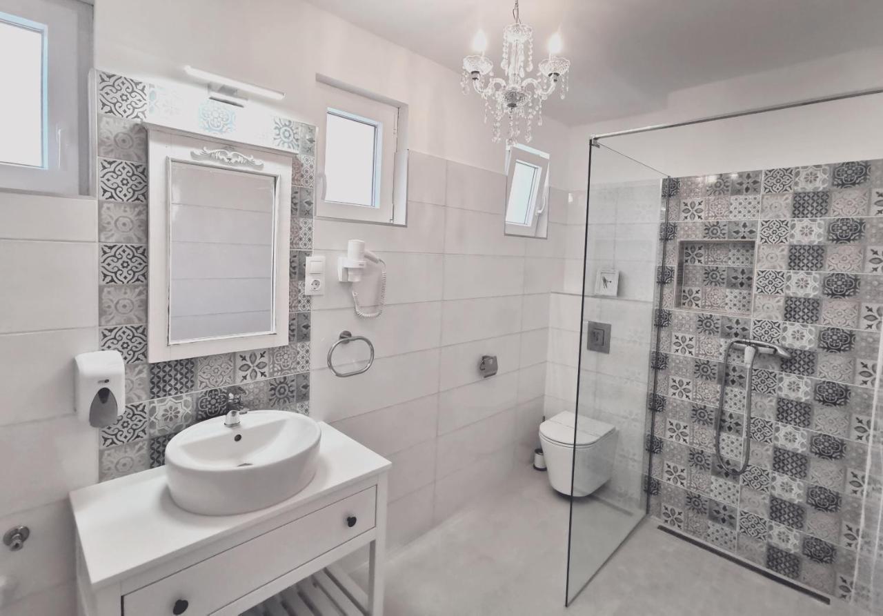 Family Garden Apartmanhaz Сиофок Екстериор снимка