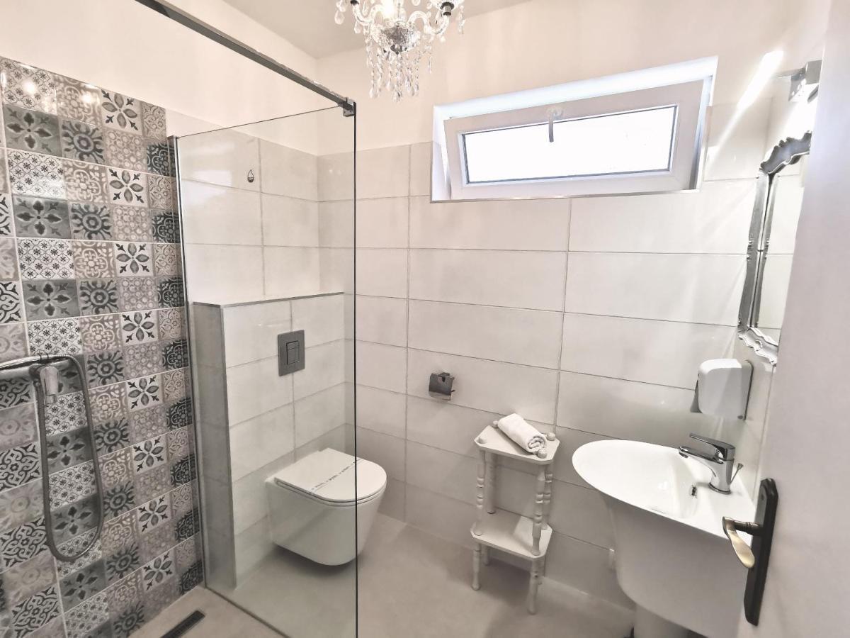 Family Garden Apartmanhaz Сиофок Екстериор снимка