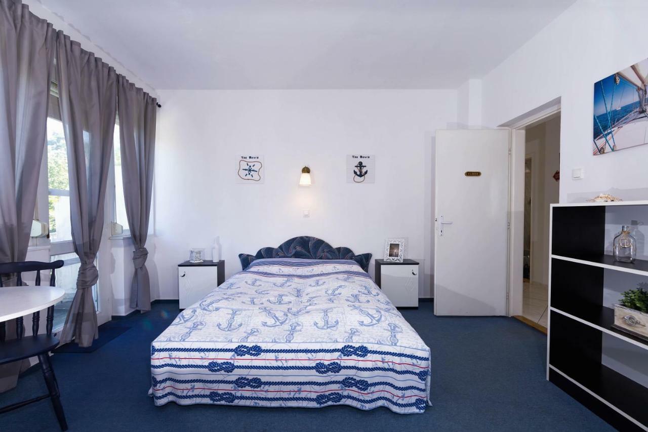 Family Garden Apartmanhaz Сиофок Екстериор снимка
